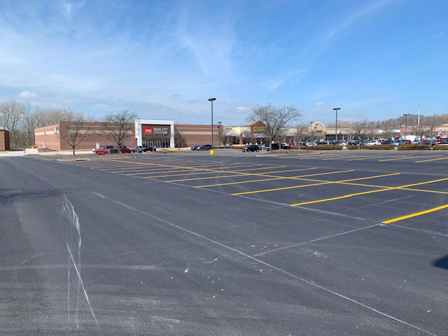 Retail Parking Lot: Ballwin, MO