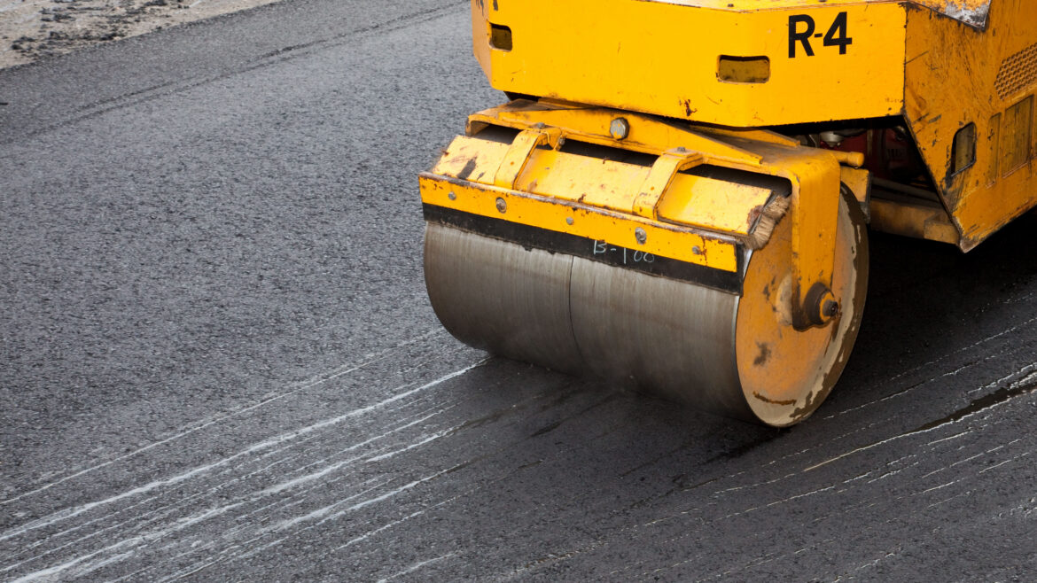 asphalt sealcoating service