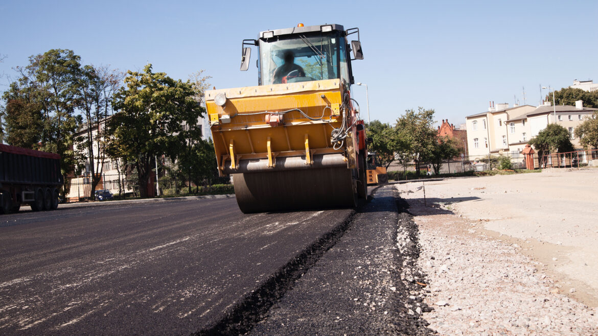 asphalt paving contractors